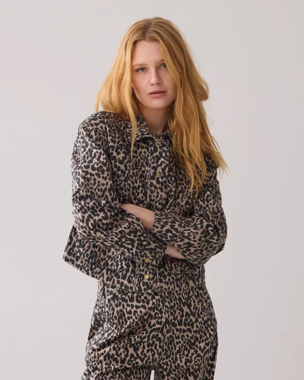 Cazadora animal print - Imagen 5
