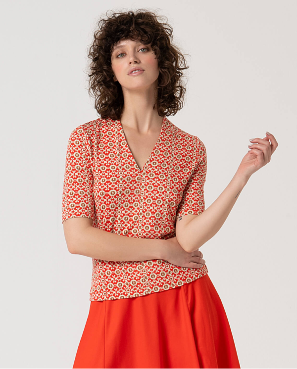 Camiseta estampada escote pico - Imagen 4