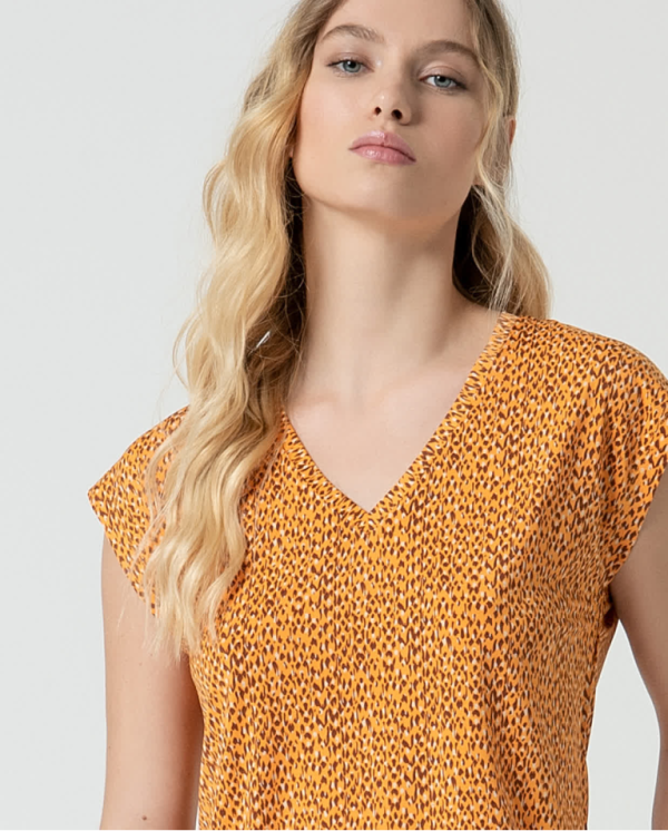 Camiseta estampada escote pico - Imagen 3