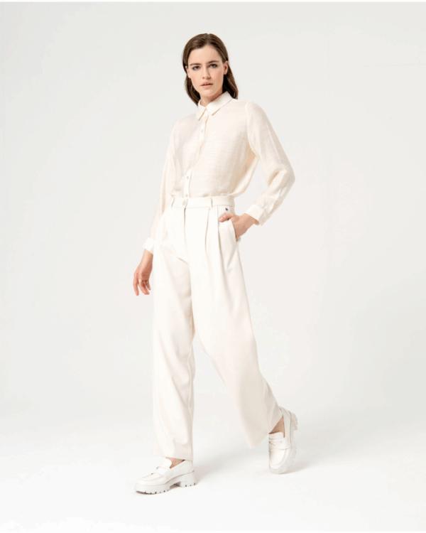 Pantalón amplio con pinzas
