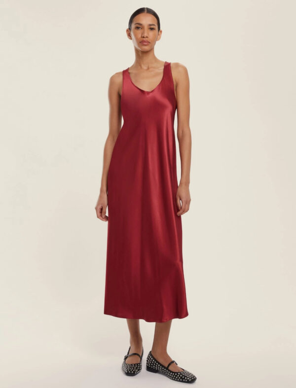 Vestido sin mangas de raso