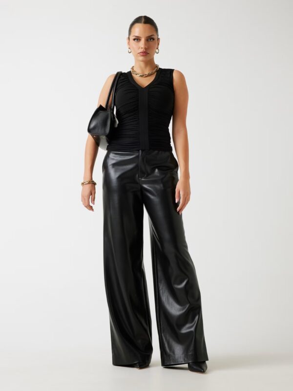 Top negro escote pico - Imagen 4